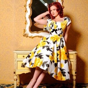 NWT Pinup Couture Evelyn Yellow Roses Swing Dress